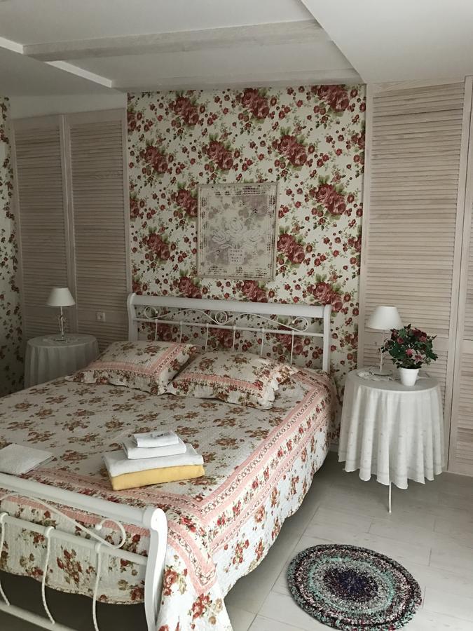 Квартира Прованс В Центре Харькова. Экстерьер фото